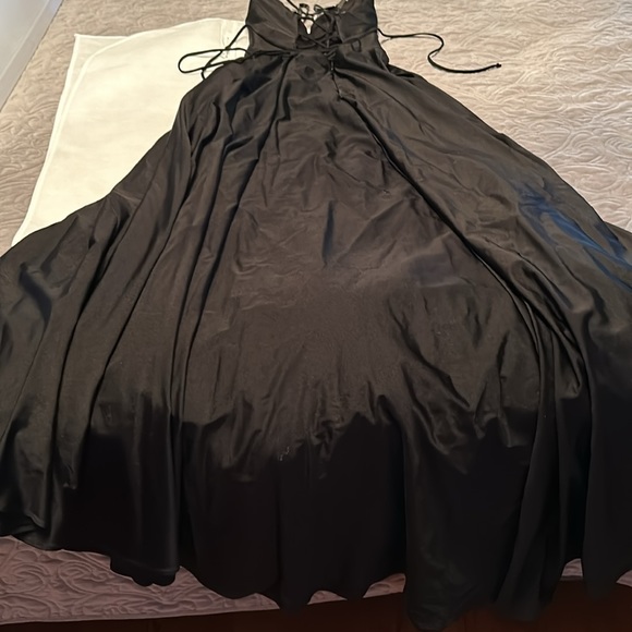 NWOT JVN by Jovani gown - Picture 11 of 12